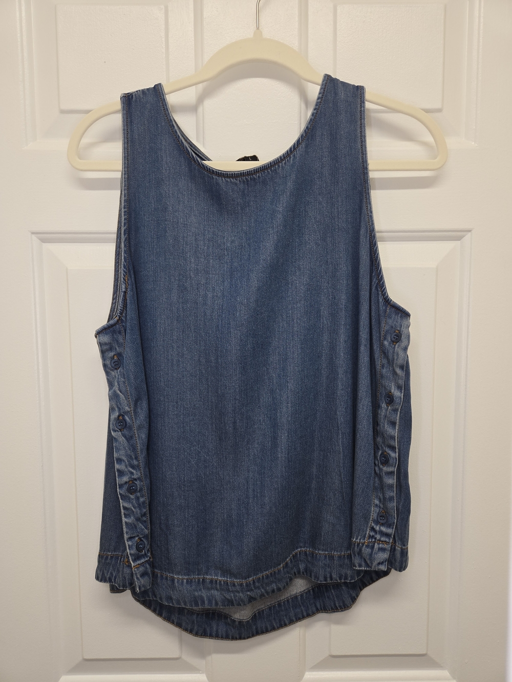 Velvet Heart denim button-side tank top size large NWT